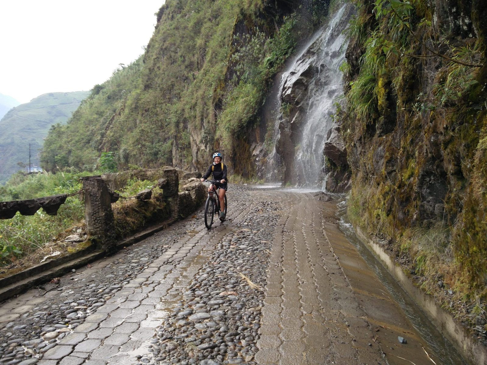 Reisen & Vanlife 31 Mit dem Fahrrad in Banos