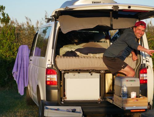 Wie du eine modulare Campervanbox aus schwarzen Aluprofilen für nur 250 € in 2 Tagen baust 13 Schwerlastauszüge tragen auch mal einen menschen