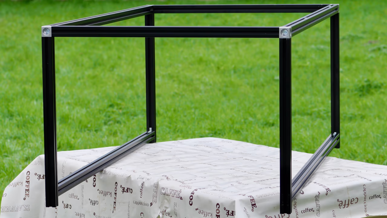 Welche Aluprofile für den Camper-Ausbau? 20x20, 30x30 oder 40x40 im Vergleich 3 Gerüst der modularen Franzek-Campingbox aus 30x30 mm B-Typ Aluprofilen