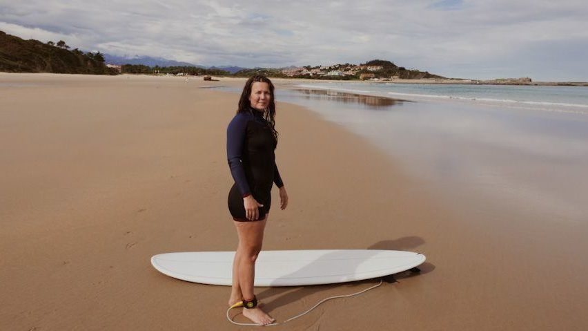 Surferin am Playa de Meron