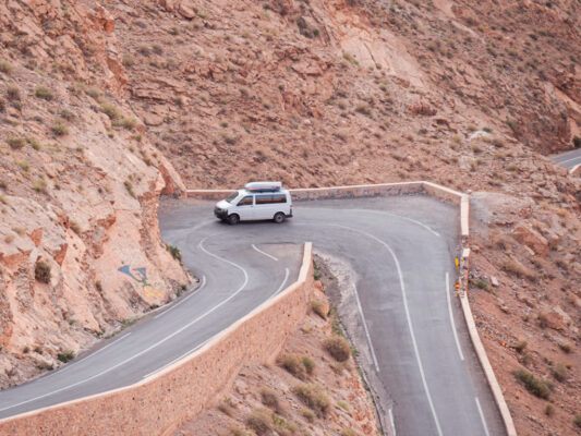 T5 auf den Serpentinen in der Dades Schlucht