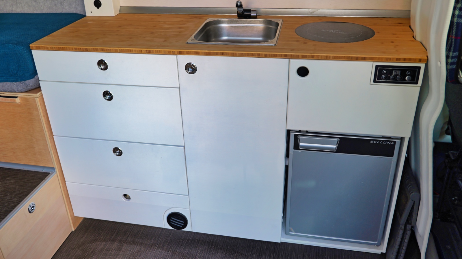 Camper-Ausbau 7 DIY Camperküche mit Induktionskochfeld