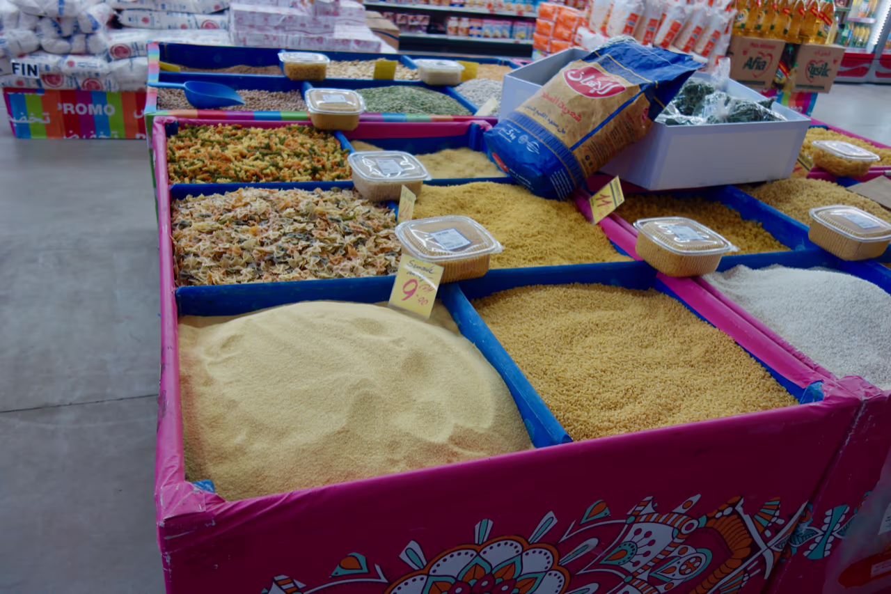 Marokko im Ramadan mit dem Wohnmobil: Was du wissen musst 3 Nudeln, Reis und Cous cous im Supermarkt in Marokko