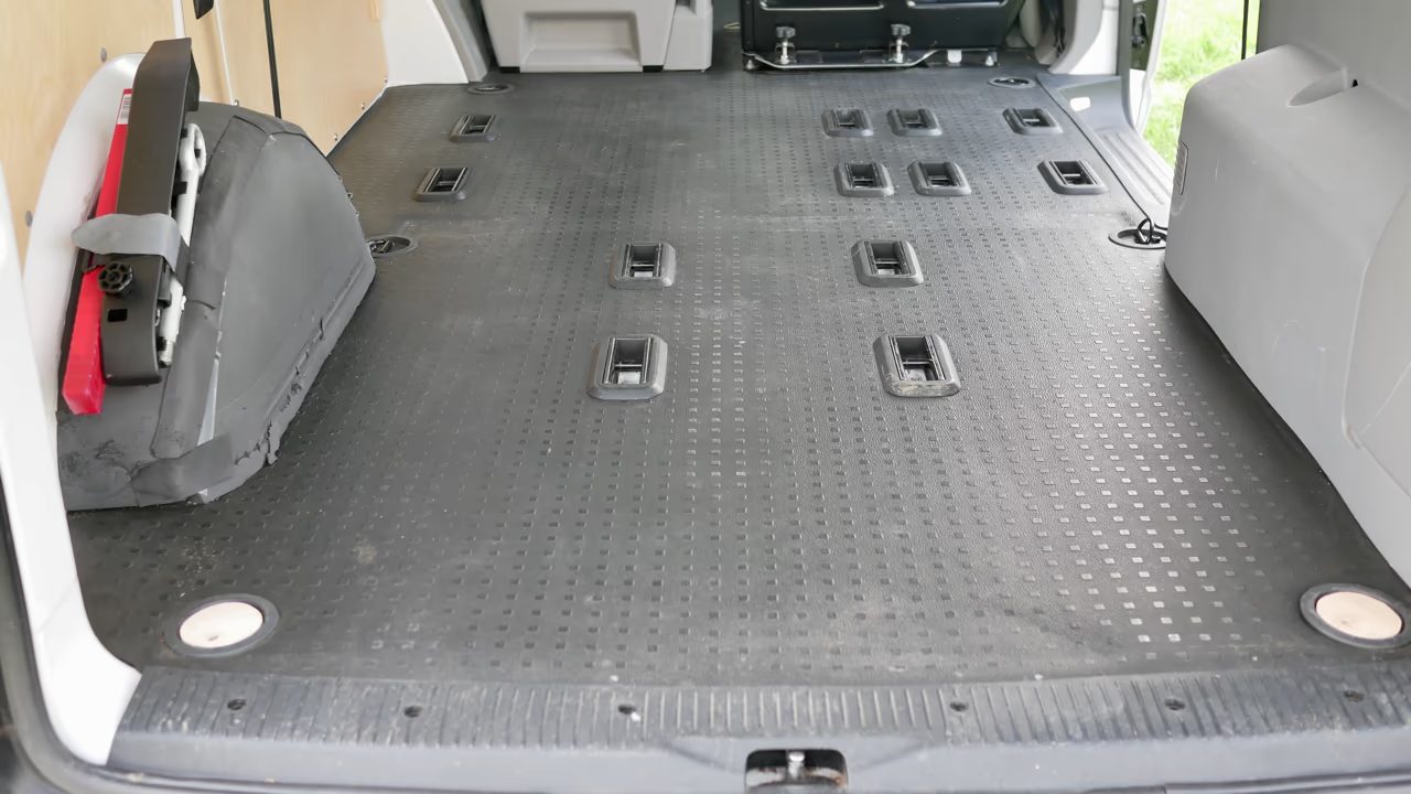 Bauanleitung – Modulare Aluprofil Campingbox für 330 € 4 Innenraum VW T5 Tranporter ohne Sitze