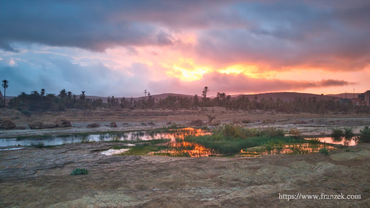 Süd-Marokko Mietwagen-Route: Kosten & Tipps (Anti-Atlas) 28 Blick auf einen Fluss bei Tata bei Sonnenuntergang