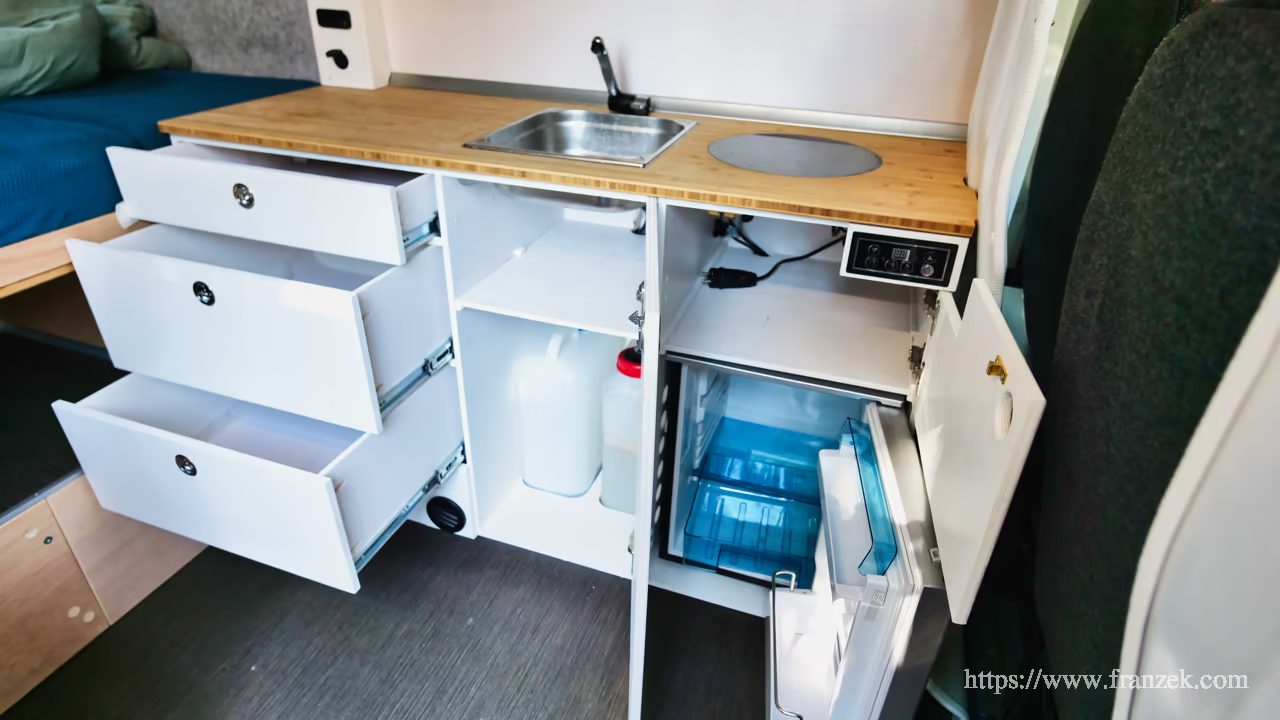 Induktionskochfeld Camper nachrüsten: Strom, Kosten & Einbau 3 Küchenblock im Wohnmobil