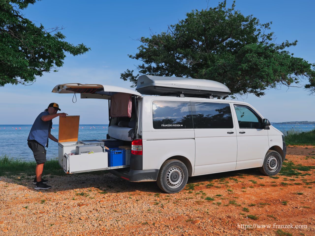 Camper-Ausbau 1 VW T5 Franzek am Stellplatz in Kroatien