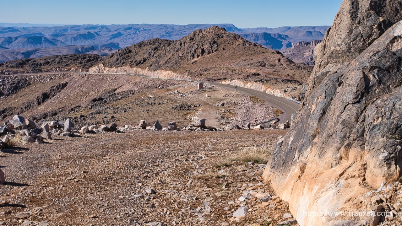 Marokko mit dem Camper – Alles, was du wissen musst (2026) 9 Serpentinenstraße durch das Sarhro-Gebirge in Marokko