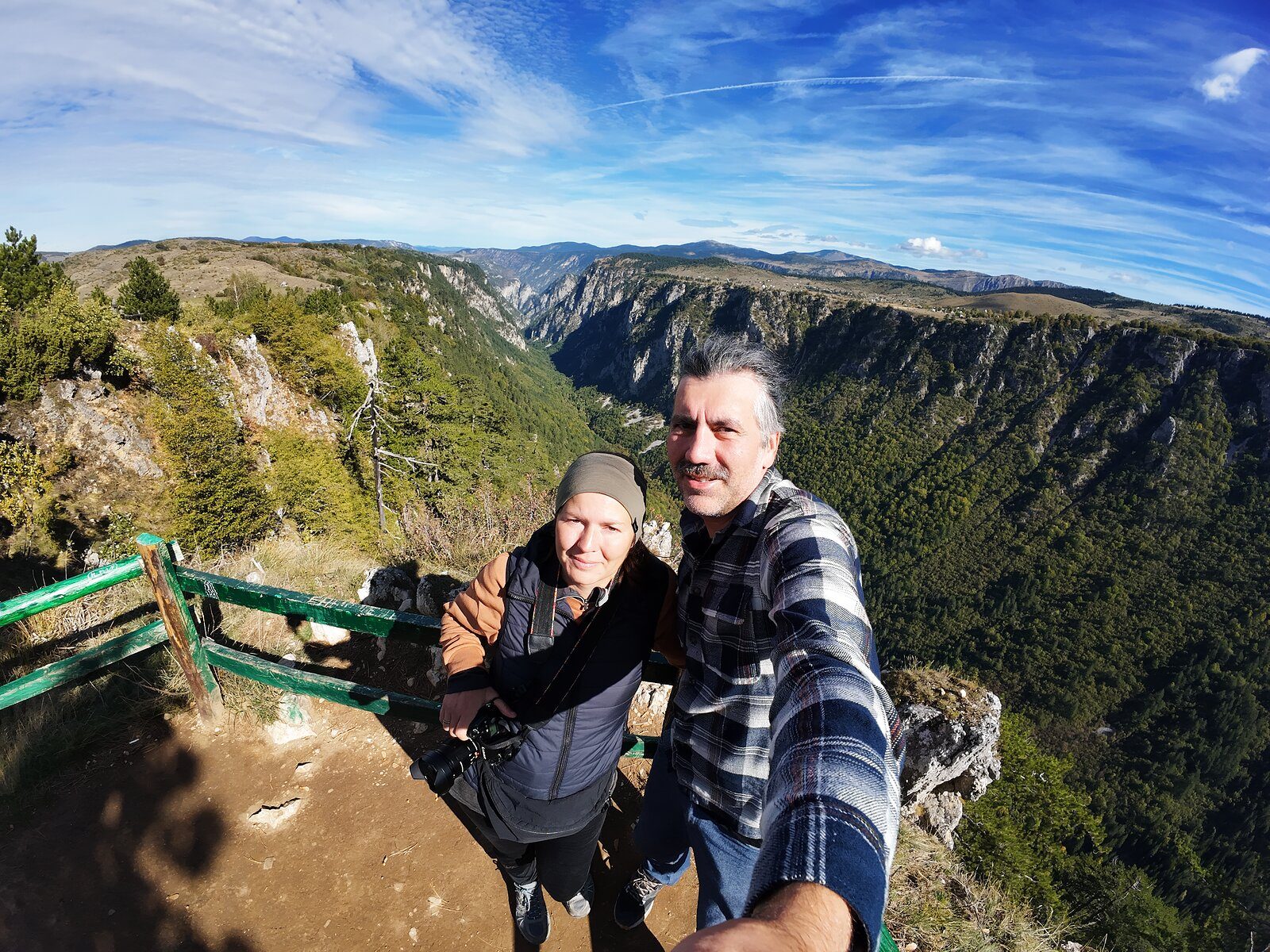 Durmitor & Tara-Schlucht mit dem Camper: Stellplätze, Bergstraßen und der tiefste Canyon Europas 11 Aussichtspunkt über der tiefen Tara-Schlucht im Durmitor-Nationalpark